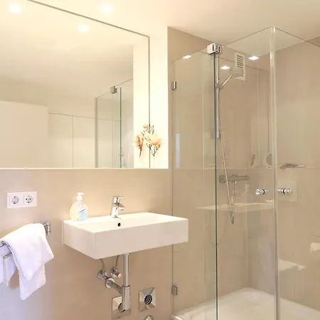 Schoene Reetdachanlage In In Suedlicher Richtung Gelegen Appartement