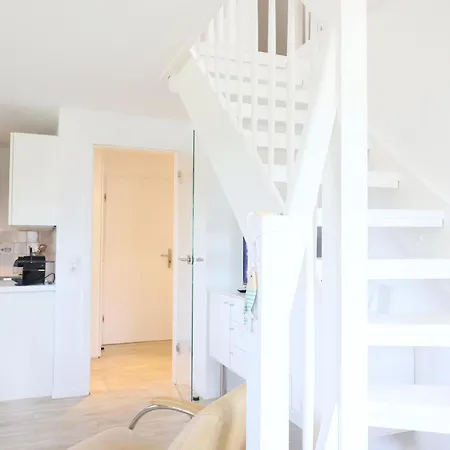 公寓 Schoene Reetdachanlage In In Suedlicher Richtung Gelegen