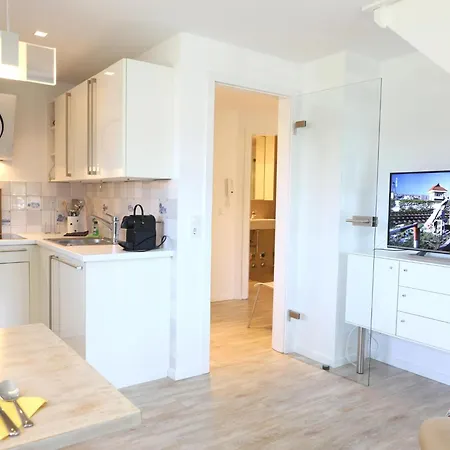 Appartement Schoene Reetdachanlage In In Suedlicher Richtung Gelegen *